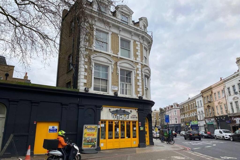 Two Bedroom Garden Flat In Zone 2 Londra Exterior foto
