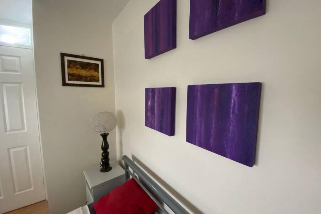 Two Bedroom Garden Flat In Zone 2 Londra Exterior foto